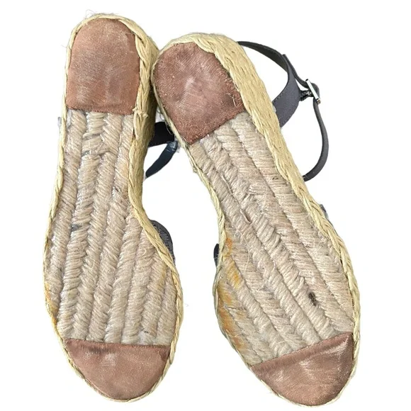 Lauren Ralph Lauren Charcoal Woven Sandals. Size 8 - Picture 5 of 6